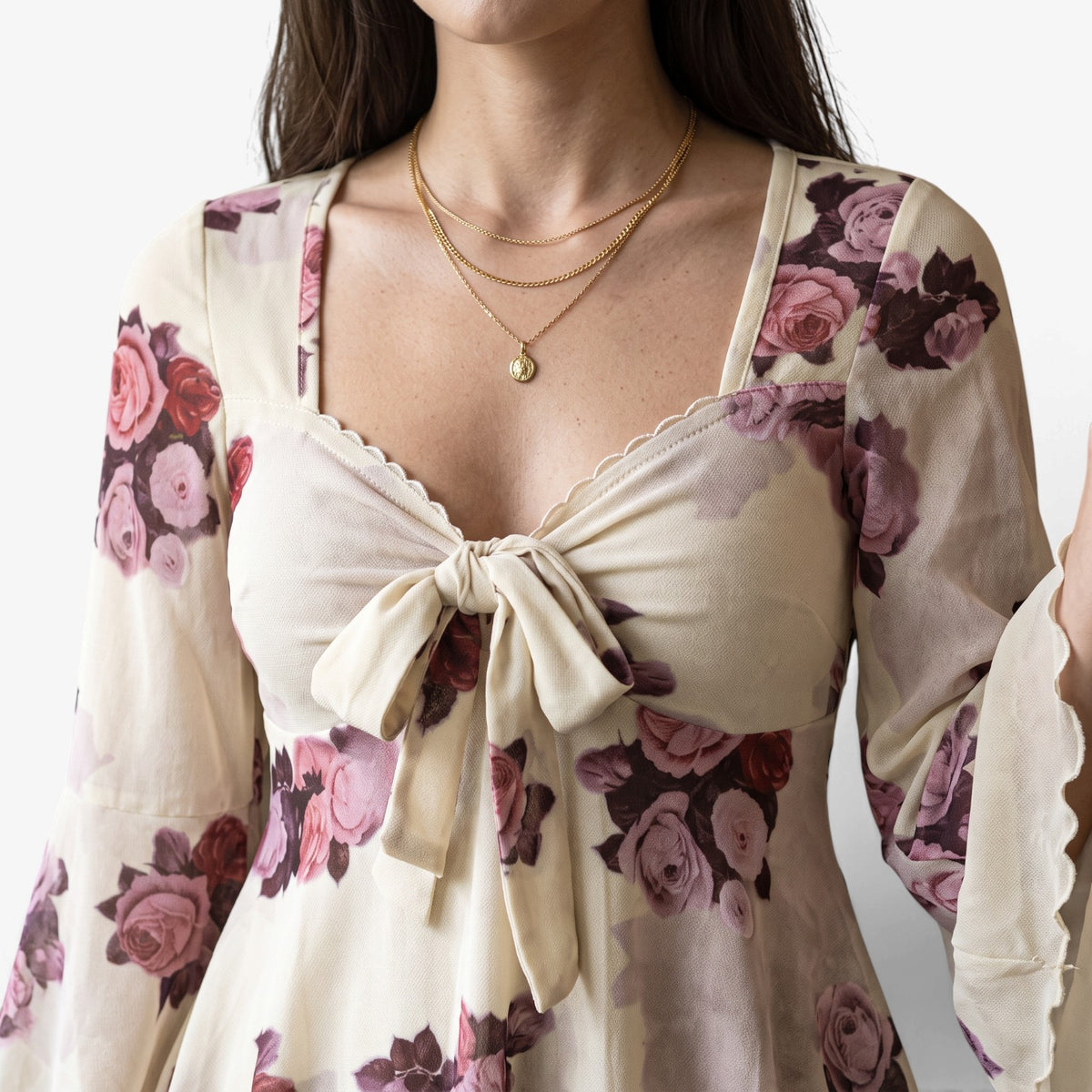 Blusa Floral con Lazo Frontal para Mujer