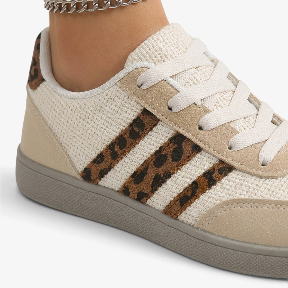 Zapatillas con Detalles de Leopardo para Mujer
