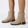Botines con tachuelas y hebilla – Beige vista lateral