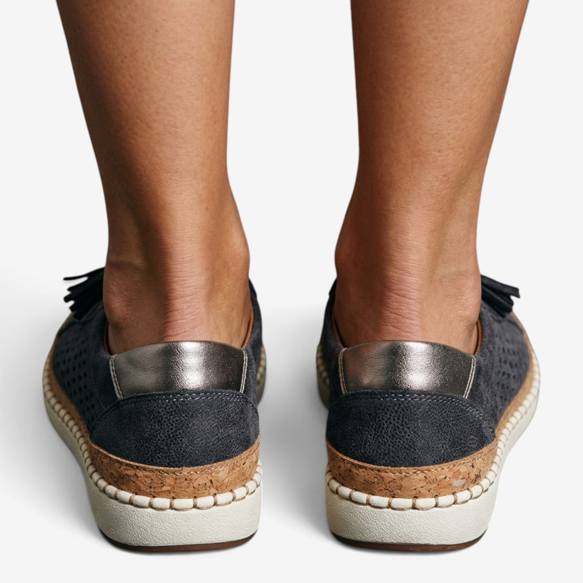 Mocasines Perforados con Borlas para Mujer