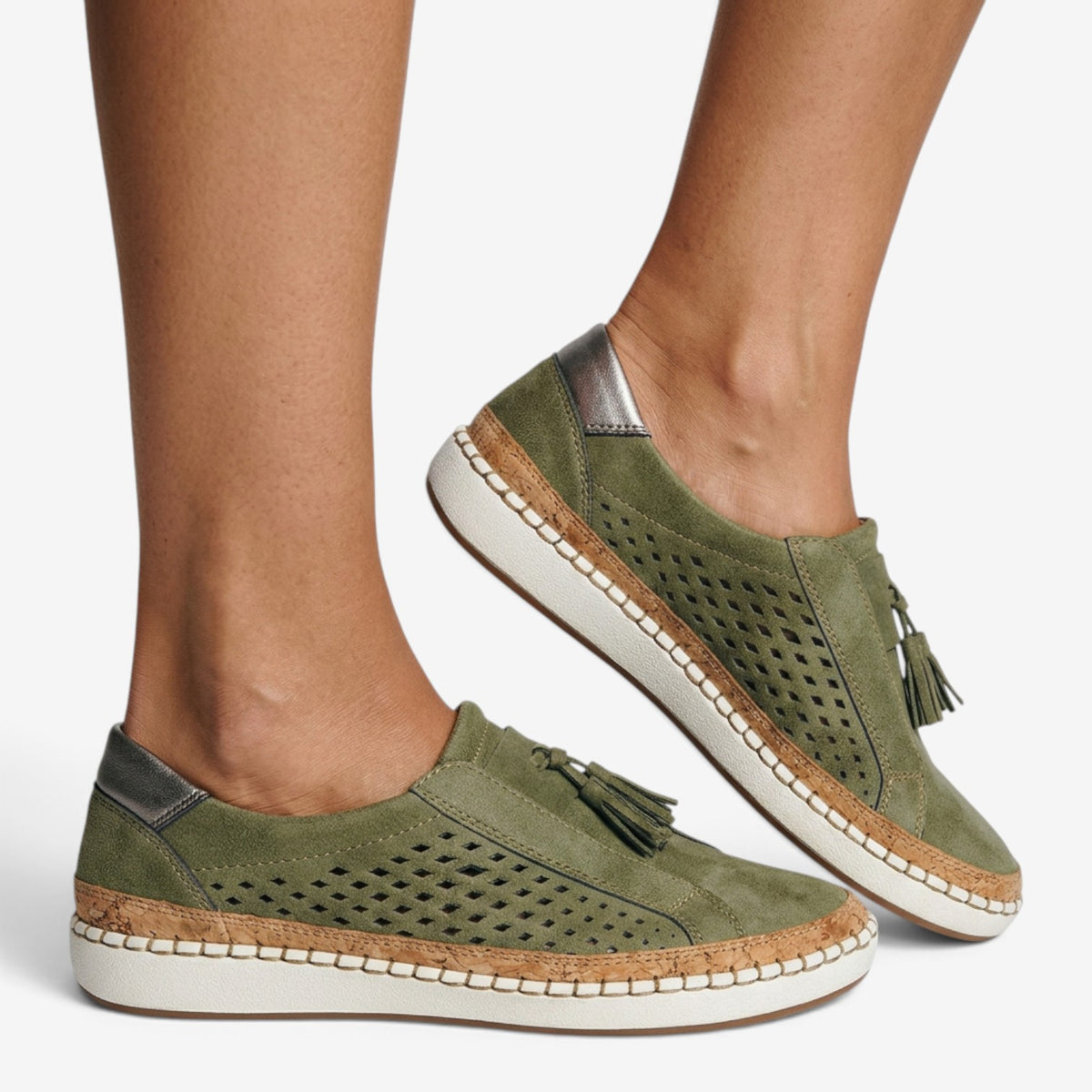 Mocasines Perforados con Borlas para Mujer
