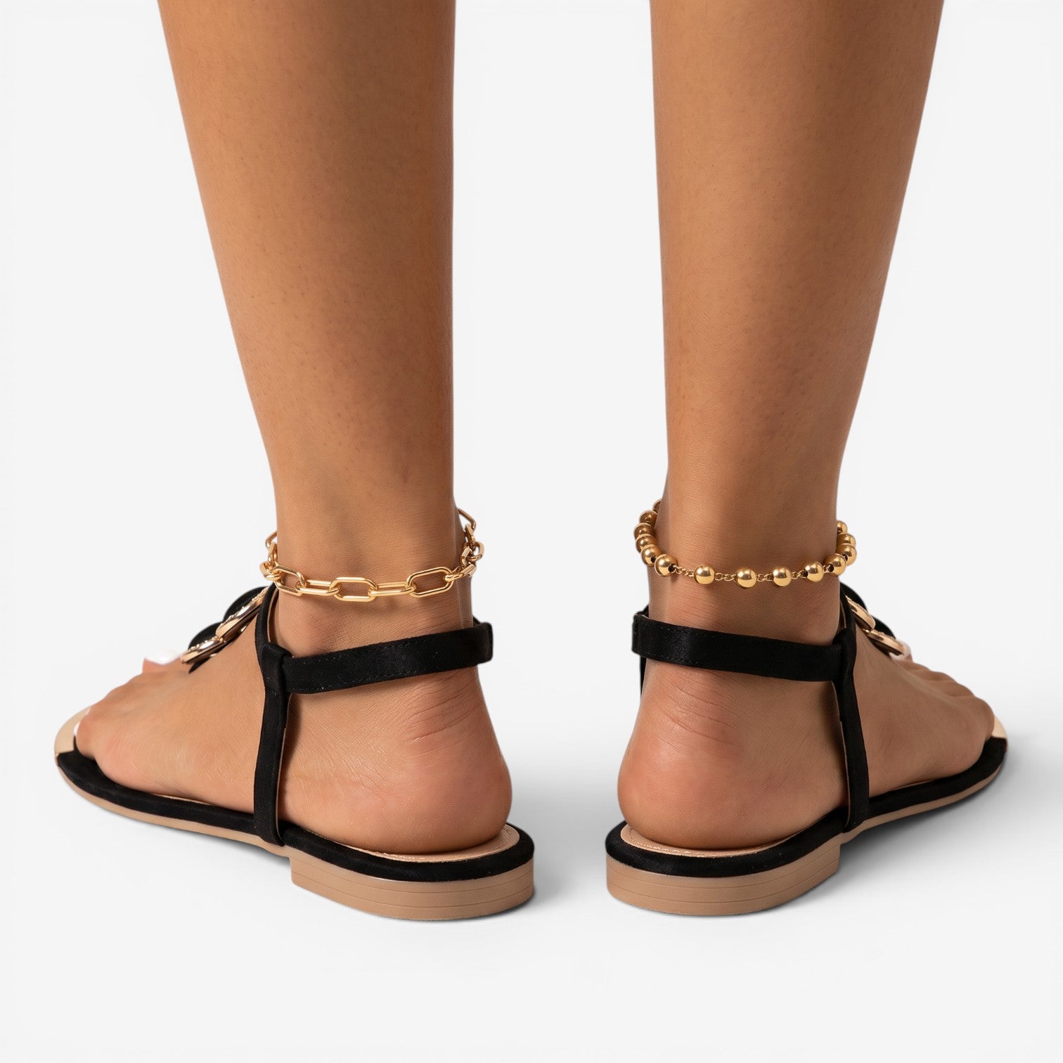 Sandalias Planas con Detalle Dorado para Mujer