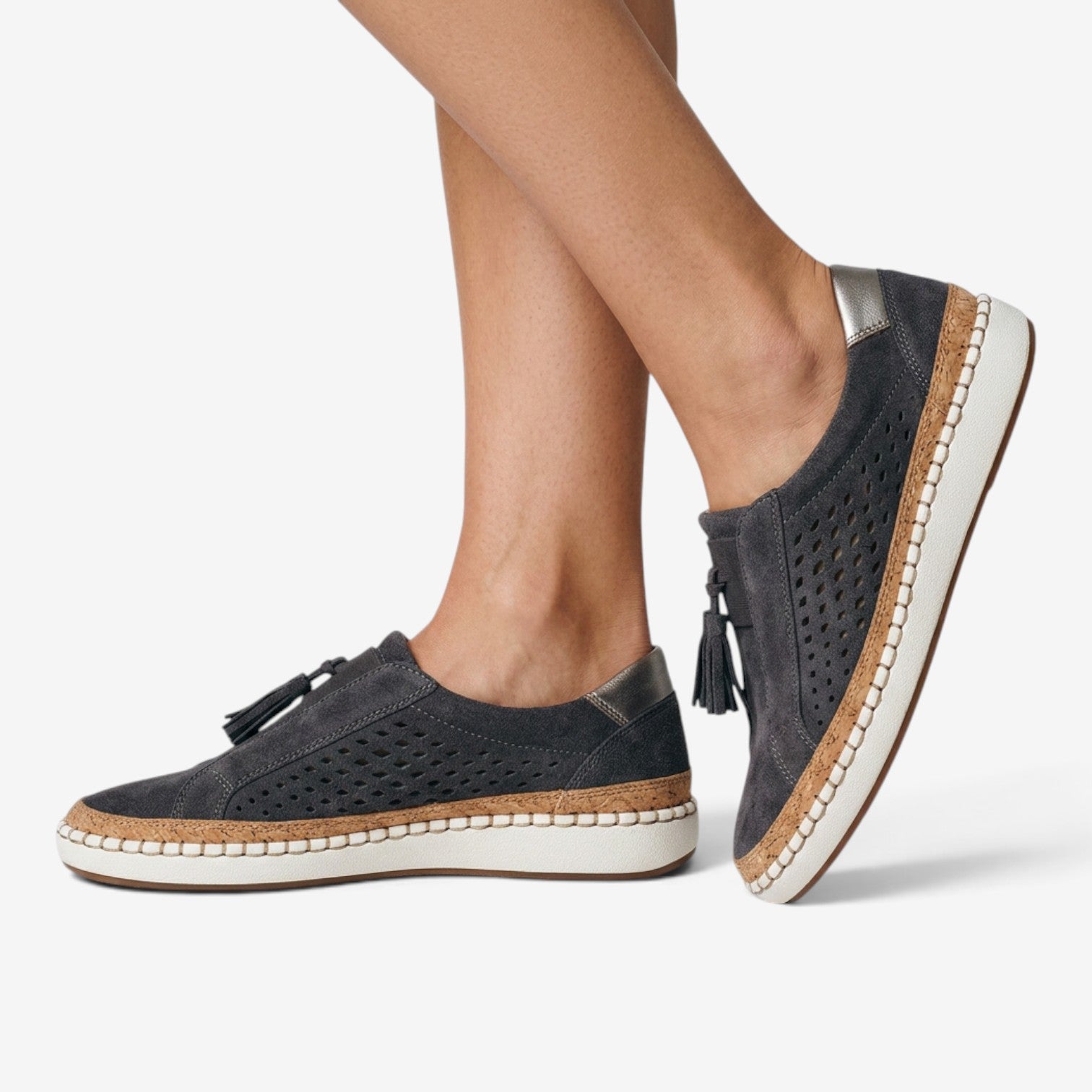 Mocasines Perforados con Borlas para Mujer